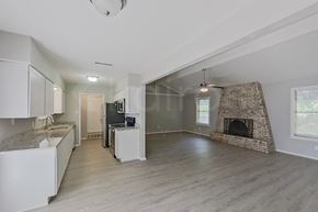 Red Oak house for rent - 168 Creekview Drive E