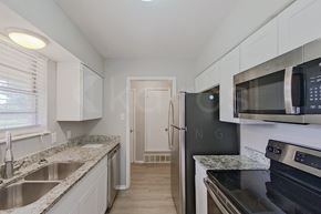 Red Oak house for rent - 168 Creekview Drive E