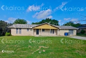 Red Oak house for rent - 168 Creekview Drive E