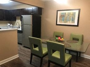 Brunswick apartment for rent - A kitchen with a table and chairs.