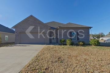 Lincoln house for rent - 204 White Oak Cir