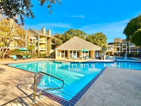 San Antonio apartment for rent - Doral Club Apartments Pool