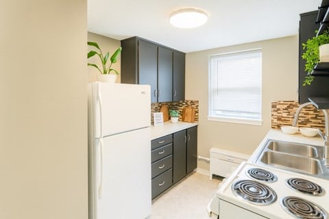 Floor plan for 2 beds, 1 bath, 800 sqft