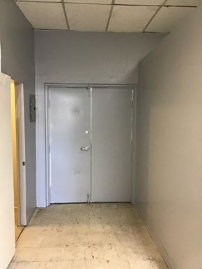 Phoenix apartment for rent - a hallway with a closet and a door