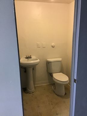 Phoenix apartment for rent - a small bathroom with a toilet and a sink