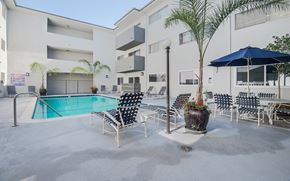 West Hollywood apartment for rent - Sweetzer Towers