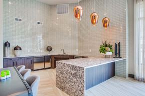 Irving apartment for rent - Westloop at the Diamond Interchange Irving TX  resident lounge with wet bar