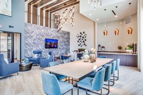 Irving apartment for rent - Westloop at the Diamond InterchangeWestloop at the Diamond InterchangeWestloop at the Diamond Interchange Irving TX  expansive resident lounge