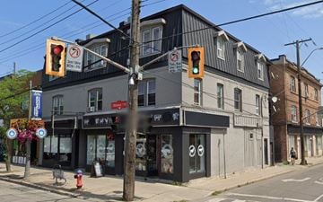 Hamilton apartment for rent - A street view with traffic lights and a no parking sign.