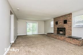 Florissant house for rent - 6 Van Crest Ln Florissant, MO 63033