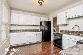 Florissant house for rent - 6 Van Crest Ln Florissant, MO 63033