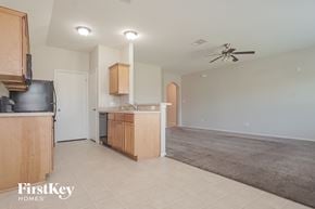 Texas City house for rent - 106 W Red Oak Ln Texas City, TX 77591