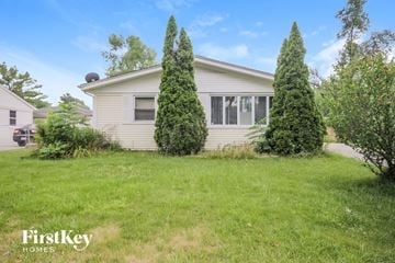 Carpentersville house for rent - 115 Pueblo Rd Carpentersville, IL 60110