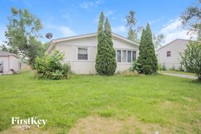 Carpentersville house for rent - 115 Pueblo Rd Carpentersville, IL 60110