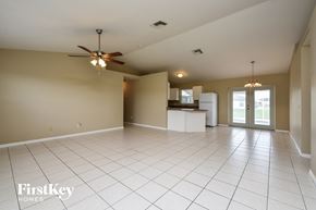 Fort Myers house for rent - 117 Blackstone Dr Fort Myers, FL 33913