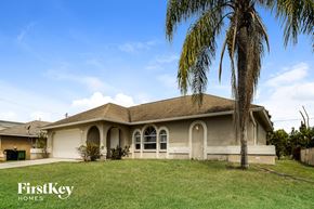 Cape Coral house for rent - 121 Kamal Pkwy Cape Coral, FL 33904