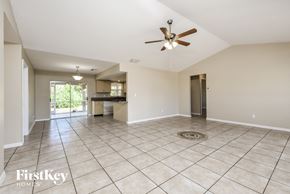 Cape Coral house for rent - 121 Kamal Pkwy Cape Coral, FL 33904