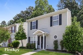 Stockbridge house for rent - A house with a white front door and black shutters is for sale.