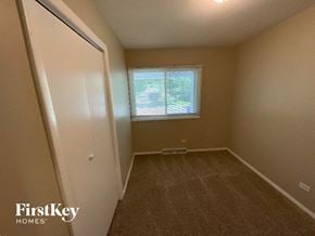 Elgin house for rent - 185 Pauline Dr Elgin, IL 60123