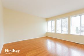 Elgin house for rent - 185 Mulford Dr Elgin, IL 60120