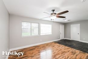Dickinson house for rent - 256 Rolling Brook Dr Dickinson, TX 77539