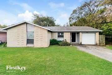 Duncanville house for rent - 302 SHOREWOOD Dr DUNCANVILLE, TX 75116