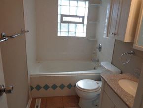 Glendale Heights house for rent - 381 E Montana Ave Glendale Heights, IL 60139