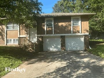 Blue Springs house for rent - 400 SW Keystone Ct Blue Springs, MO 64014