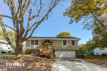 Lee's Summit house for rent - 417 SE Claremont St Lee''s Summit, MO 64063