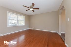 Lee's Summit house for rent - 417 SE Claremont St Lee''s Summit, MO 64063
