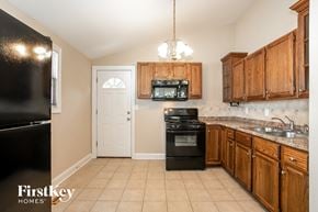Carpentersville house for rent - 529 Apache Avenue Carpentersville, IL 60110