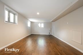 Carpentersville house for rent - 529 Apache Avenue Carpentersville, IL 60110