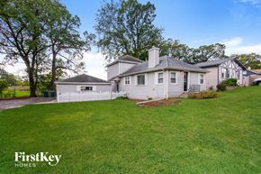 Round Lake Beach house for rent - 611 Oakwood Dr Round Lake Beach, IL 60073