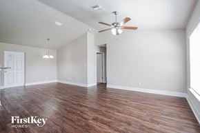 Cape Coral house for rent - the living room is clean and ready to move in
