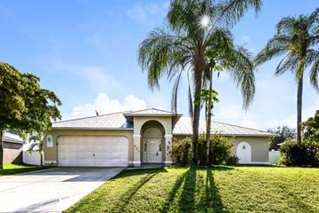 Cape Coral house for rent - 633 SW 9th Avenue Cape Coral, FL 33991