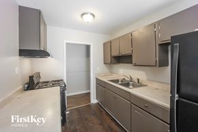 Riverdale house for rent - 642 Roxbury Drive Riverdale, GA 30274