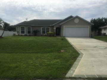Port St. Lucie house for rent - 662 SW Sandbar Terrace Port St. Lucie, FL 34953