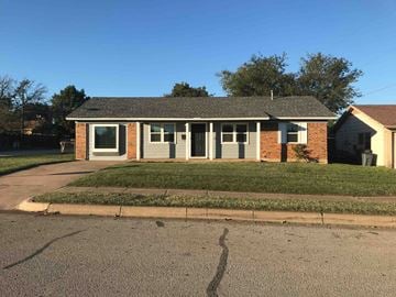 Crowley house for rent - 701 E MISSION St Crowley, TX 76036