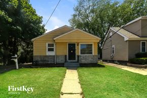 Waukegan house for rent - 703 Porter St Waukegan, IL 60085