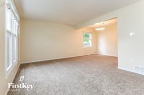 Aurora house for rent - 800 Shady Ln Aurora, IL 60506