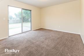 Aurora house for rent - 800 Shady Ln Aurora, IL 60506