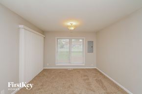 Streamwood house for rent - 823 Oriole Drive Streamwood, IL 60107