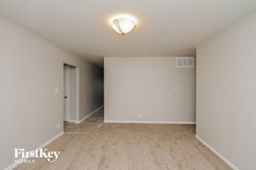 Streamwood house for rent - 823 Oriole Drive Streamwood, IL 60107