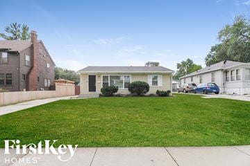 Aurora house for rent - 834 Charles Aurora, IL 60506