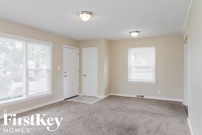 Aurora house for rent - 834 Charles Aurora, IL 60506
