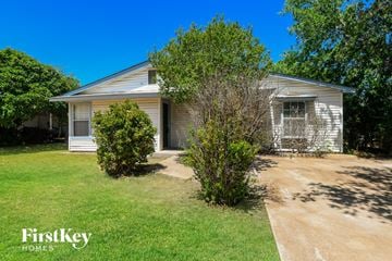 Fort Worth house for rent - 841 Hackamore St Fort Worth, TX 76108
