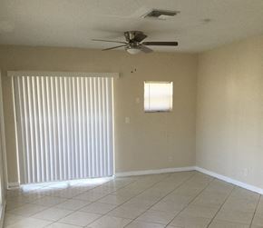 Lantana house for rent - 900 W Bloxham St Lantana, FL 33462