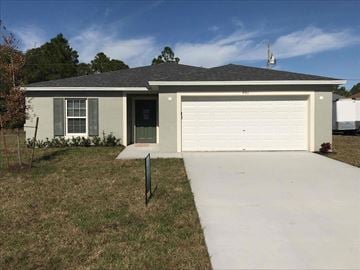 Port St. Lucie house for rent - 991 SW Dubois Avenue Port St. Lucie, FL 34953