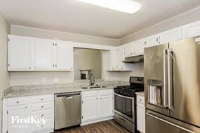 Lawrenceville house for rent - 1005 Wolf Springs Cove Lawrenceville, GA 30043