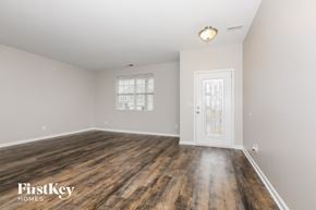 Indian Trail house for rent - the living room is clean and ready to move in